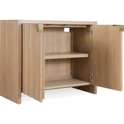 Commerce and Market Willow Accent Cabinet by Hooker Furniture in light natural, white oak. Made from white oak solids, white oak veneers in a transitional style.