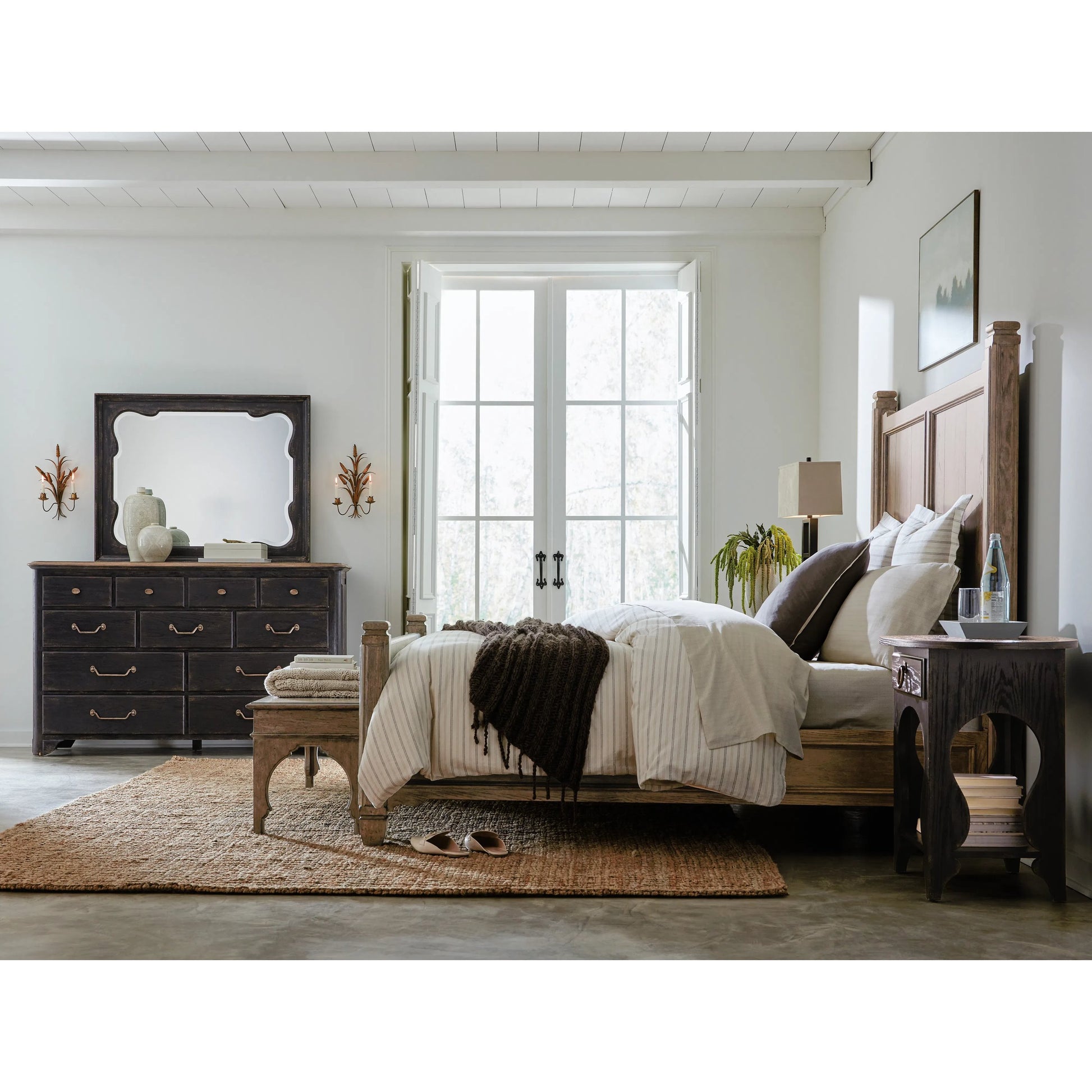 Americana King Panel Bed by Hooker Furniture. Made from oak veneers in a modern style.
