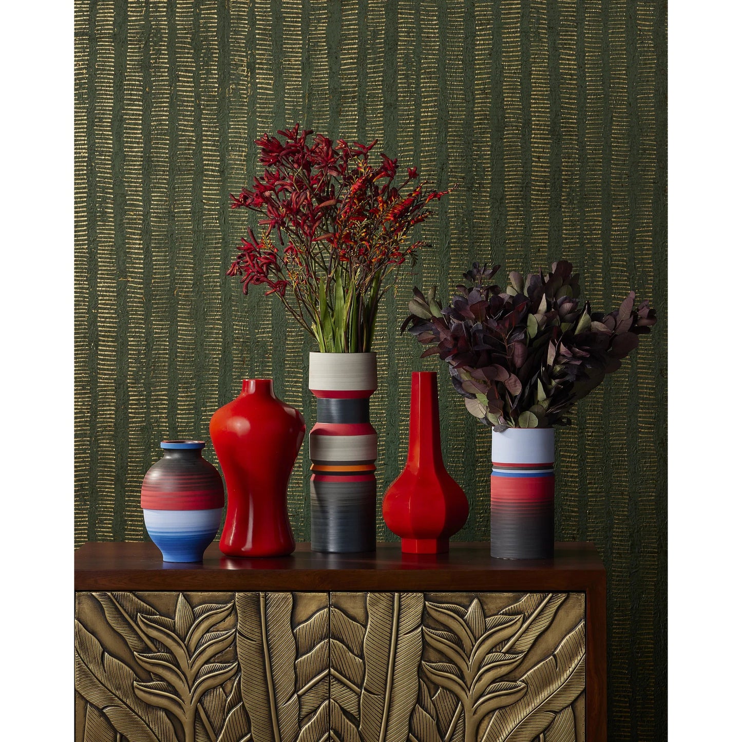 020 SI-2257196 | Lifestyle | Happy 80's Vase Set of 3 by Currey and Company. Made from porcelain in a eclectic & global style.