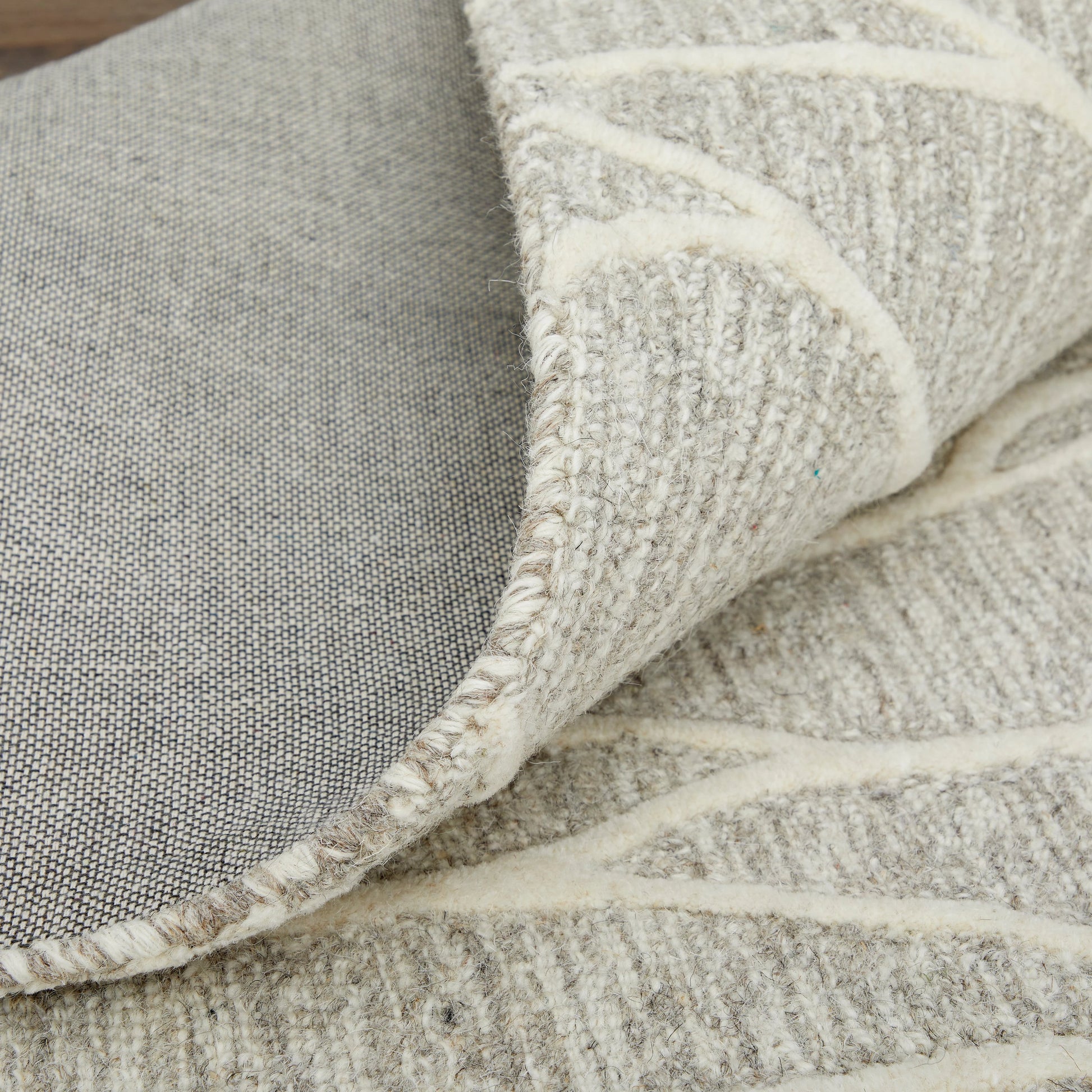 Enzo Transitional Rug - 8734F by Feizy. Made from wool in a unique style.