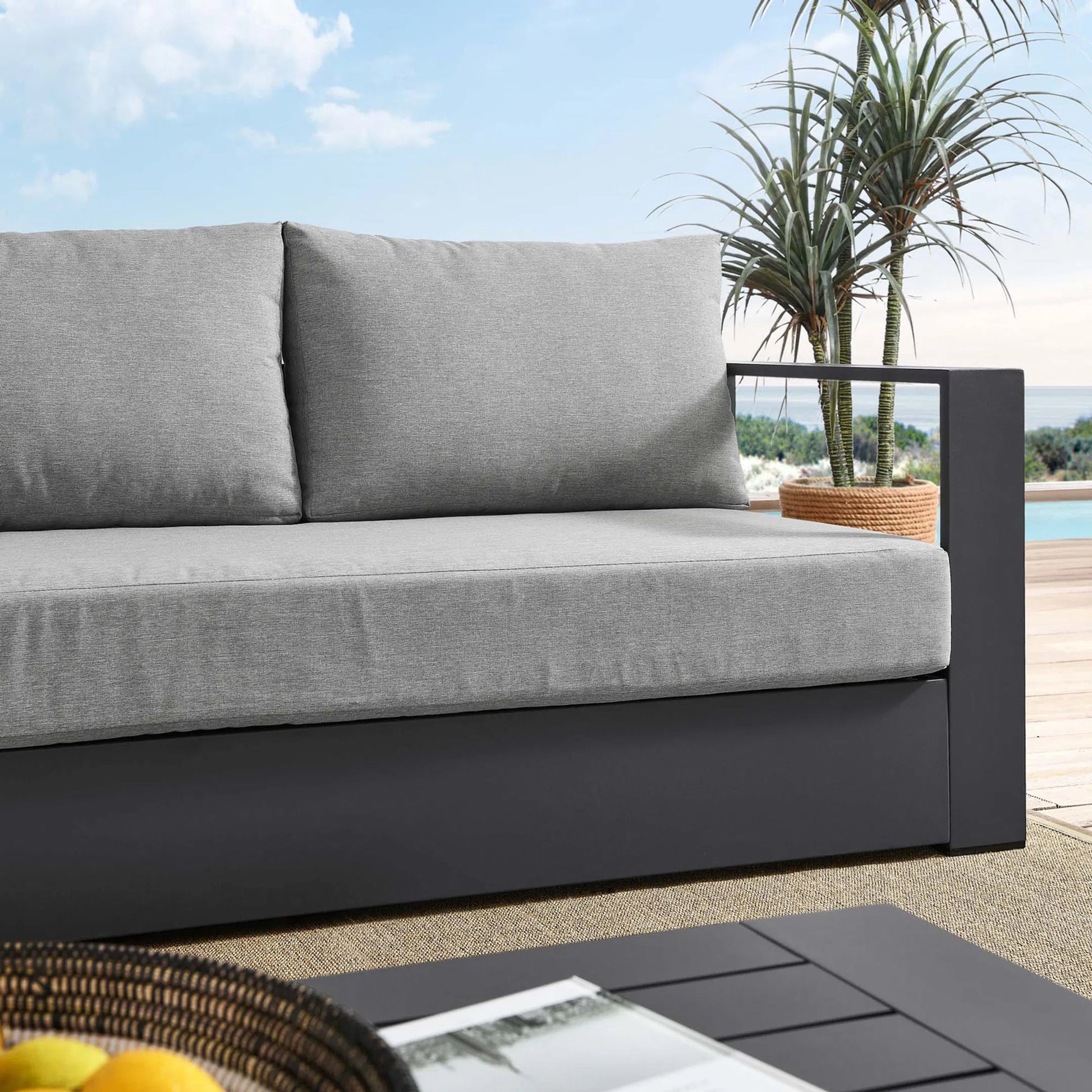 Conejos Powder-Coated Aluminum Sofa by Evans & Londeen. Made from seat cushion: foam density 30kgs, m3, seat front is covered by 20mmt spraying bonded wadding in a modern style.