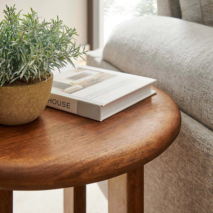 Baltimore Round Side Table by Evans & Londeen. Made from unique in a transitional style.