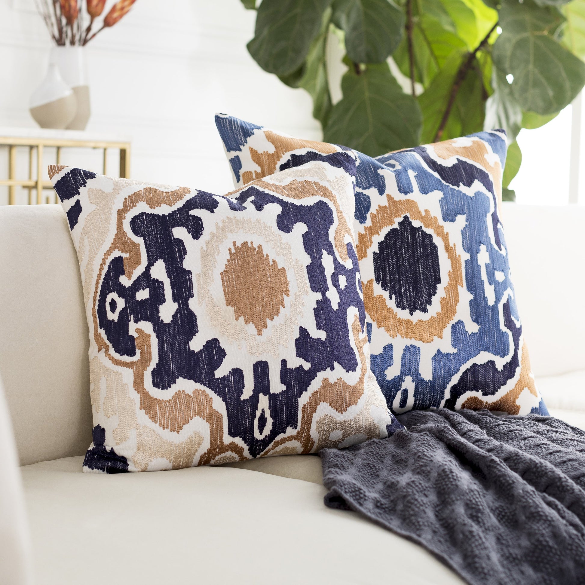 Effulgence Pillow - 19199 by Surya. Made from 100% cotton in a cottage & farmhouse style.