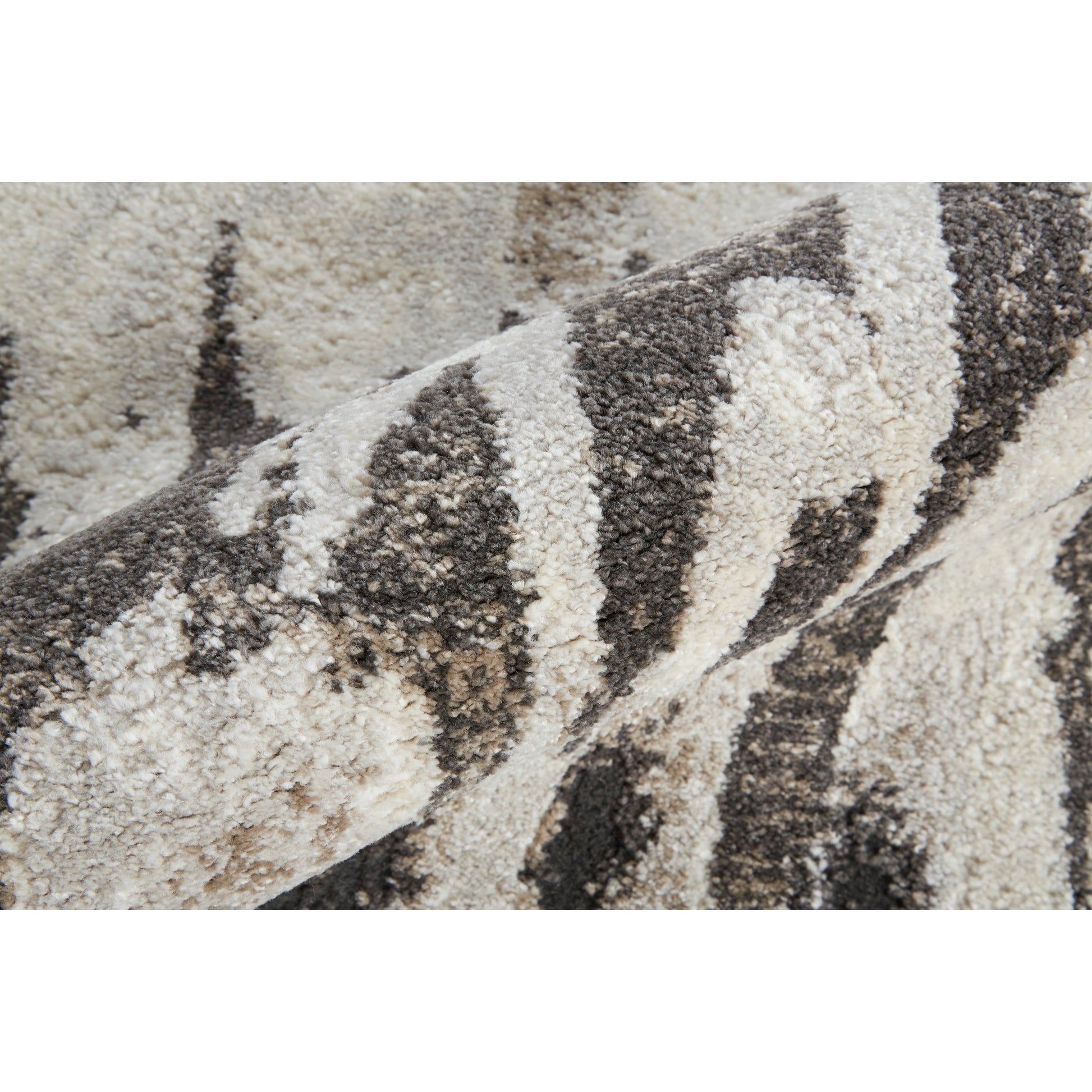 Vancouver Transitional Rug - 39FIF by Feizy. Made from 74% polypropylene frieze, 26% high bulk polyester in a unique style.