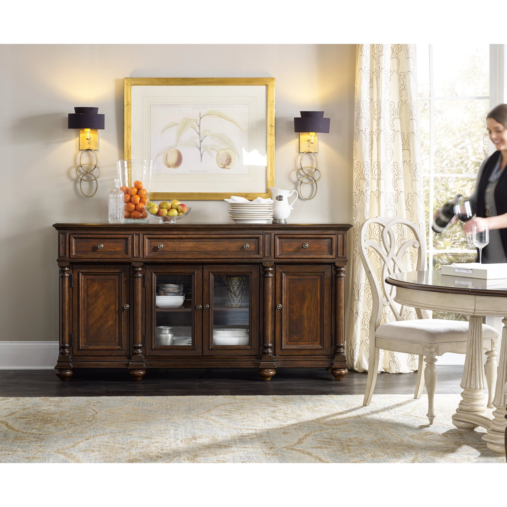 Leesburg Buffet by Hooker Furniture in mahogany. Made from mahogany veneers in a traditional style.