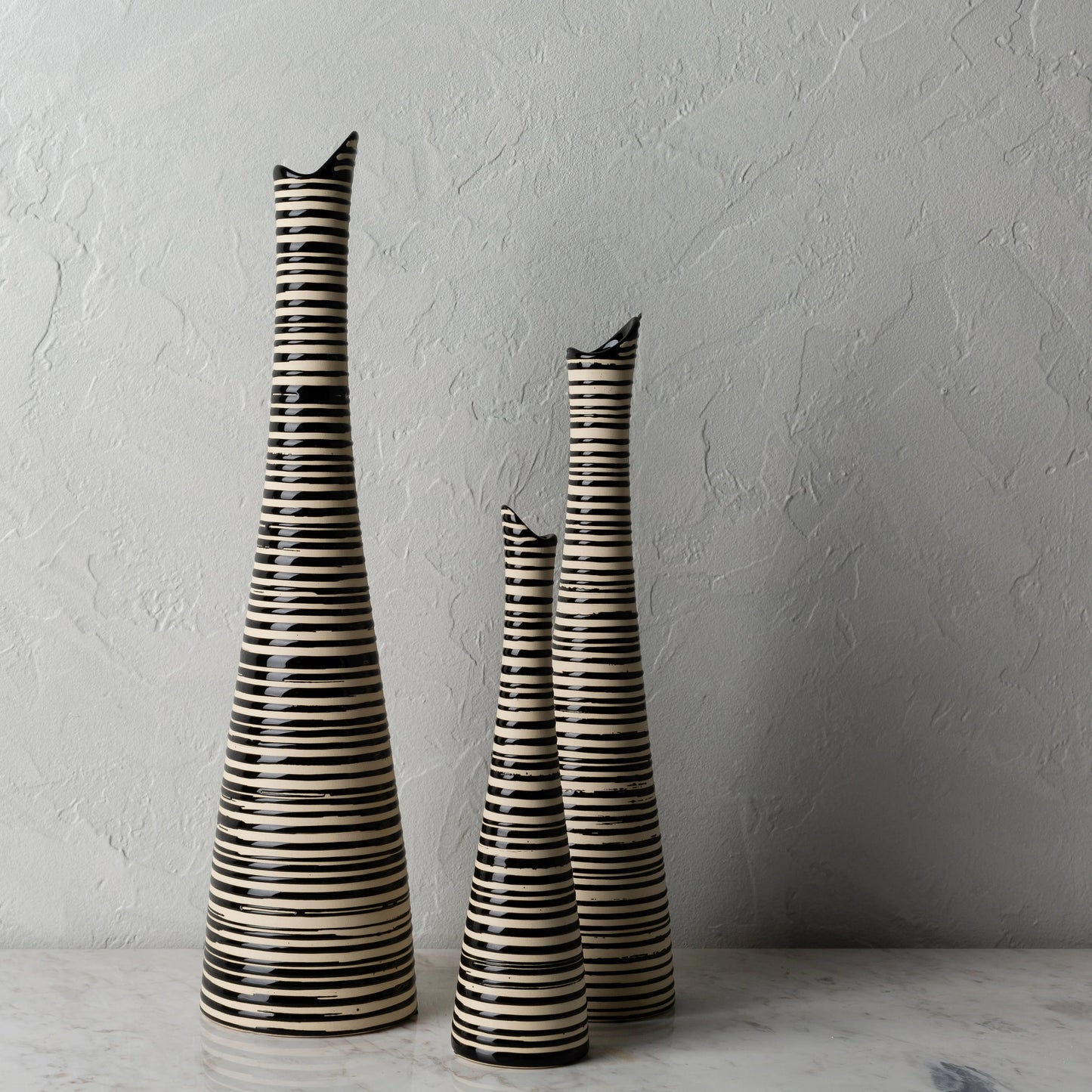 003 SI-1881334 | Lifestyle | Emily - 24674 (Set of 3) by Surya in black, beige and glazed. Made from ceramic in a unique style.