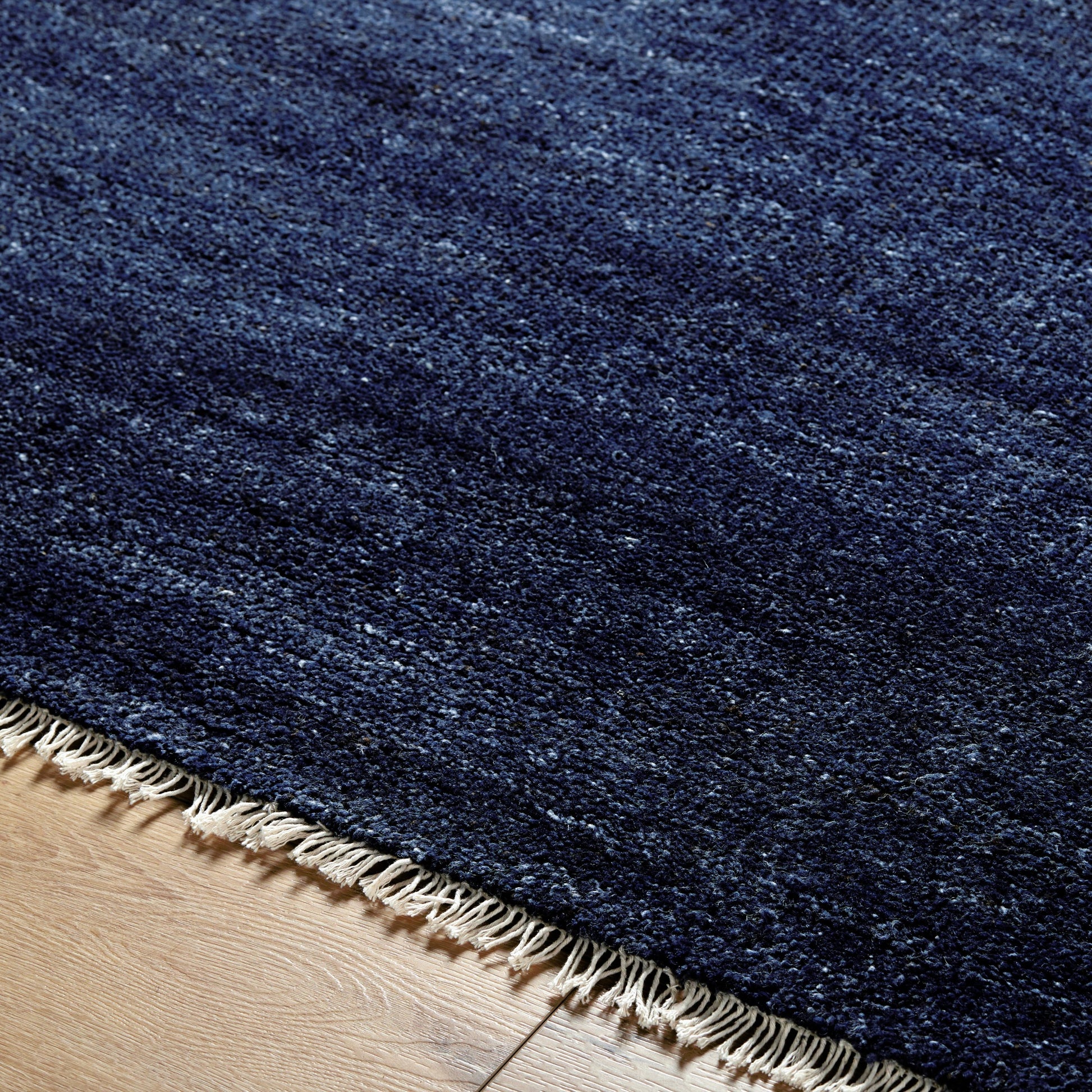 Epic Rug - 32467 by Surya. Made from main: 80% new zealand wool, main: 20% cotton in a unique style.