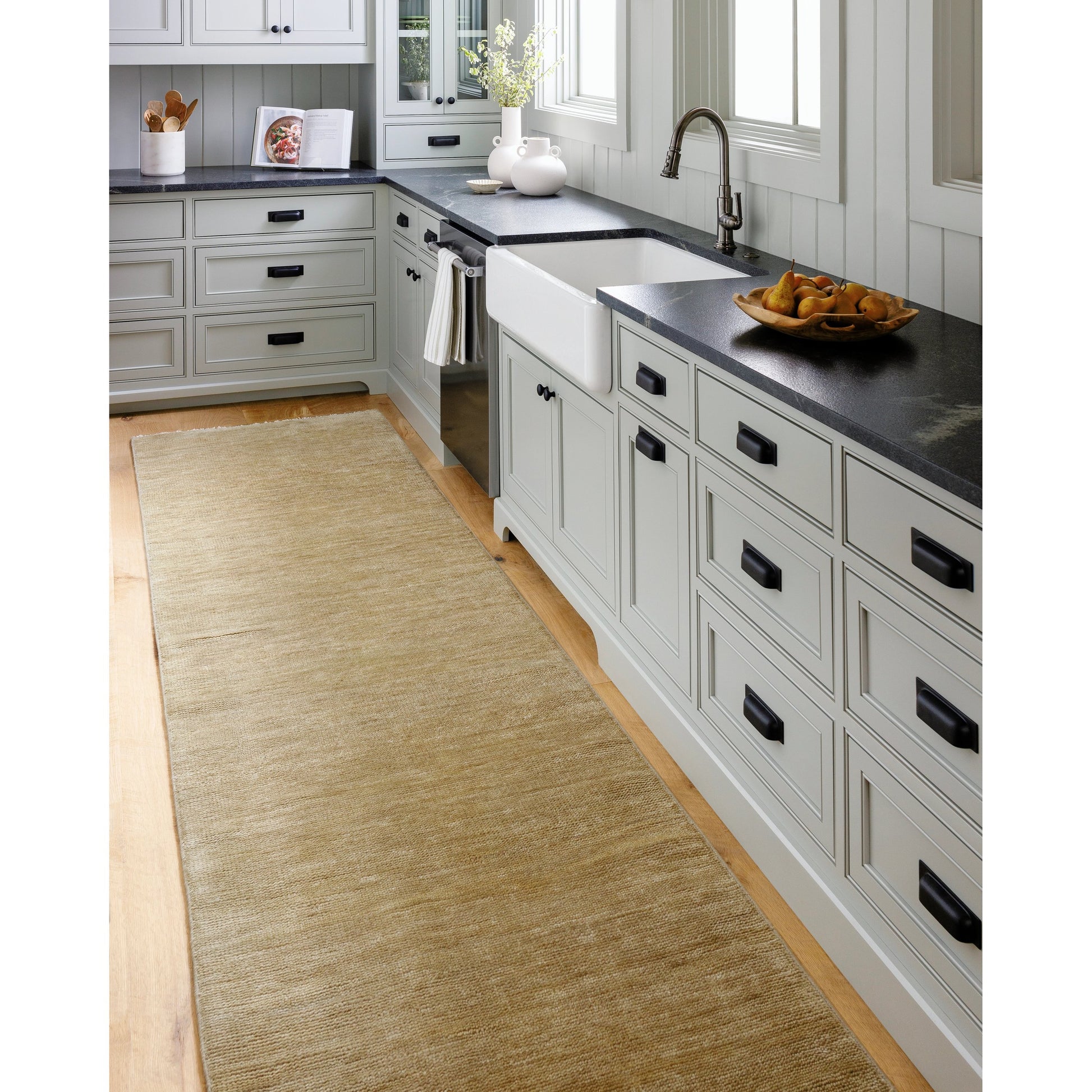 Epic Rug - 32467 by Surya. Made from main: 80% new zealand wool, main: 20% cotton in a unique style.