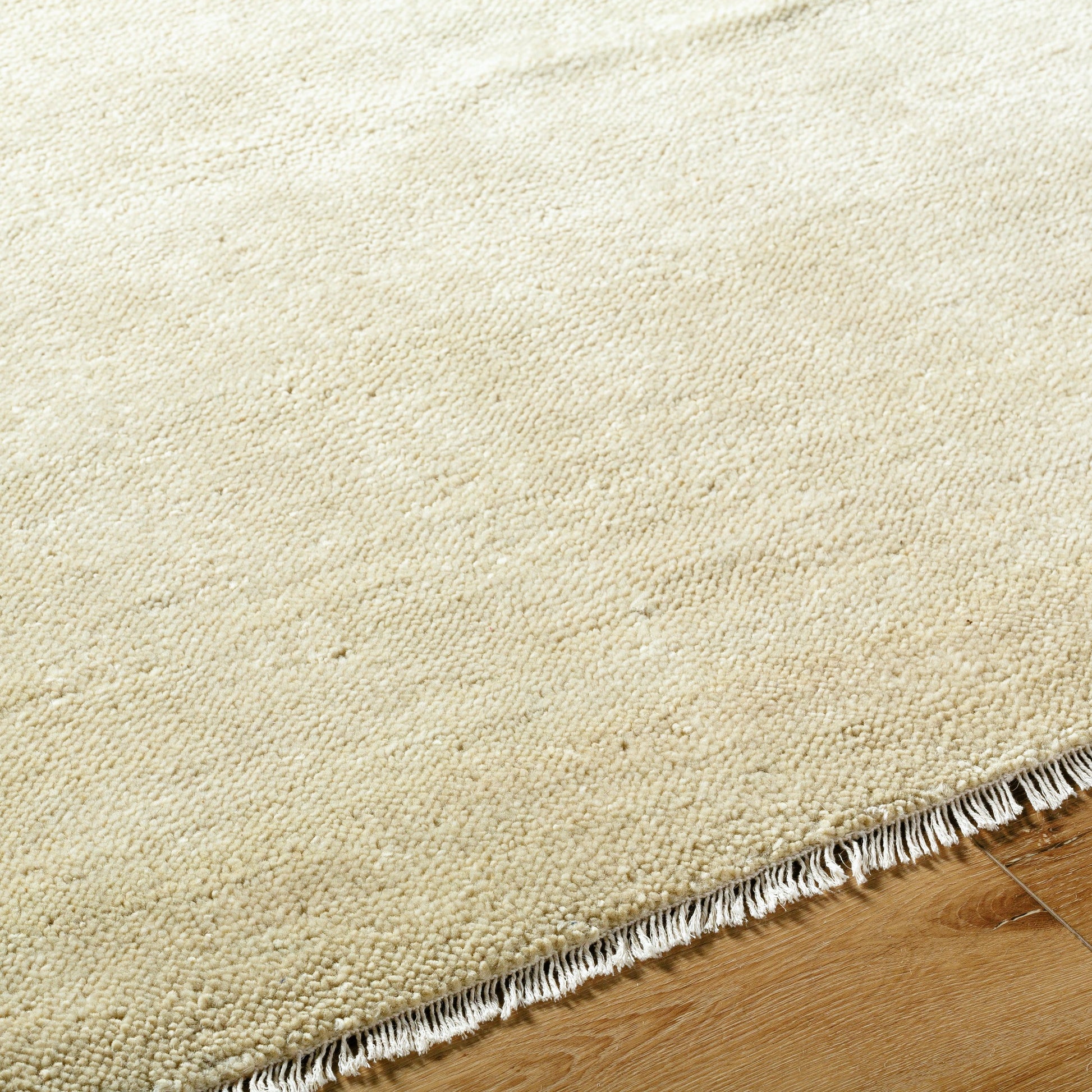 Epic Rug - 32467 by Surya. Made from main: 80% new zealand wool, main: 20% cotton in a unique style.