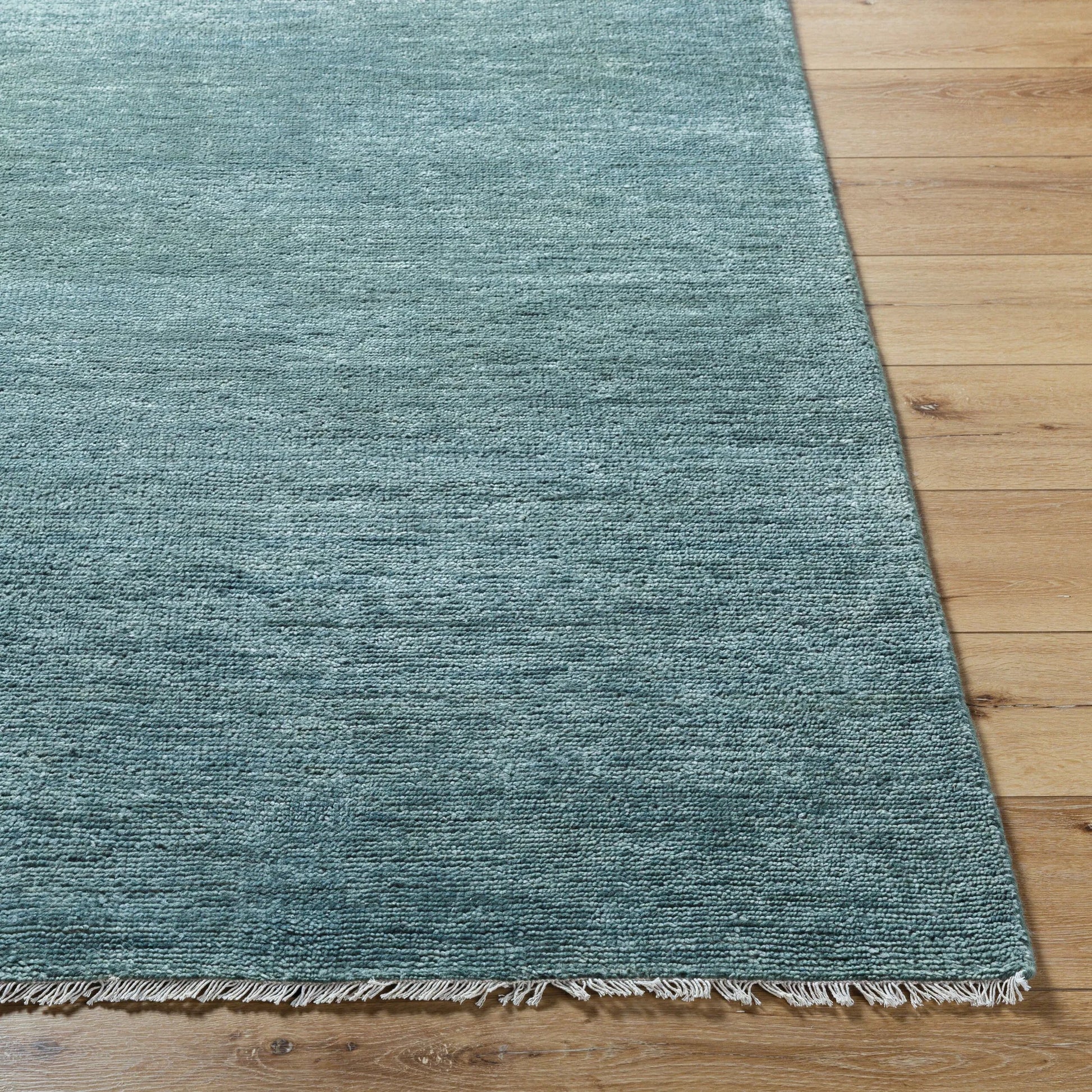 Epic Rug - 32467 by Surya. Made from main: 80% new zealand wool, main: 20% cotton in a unique style.