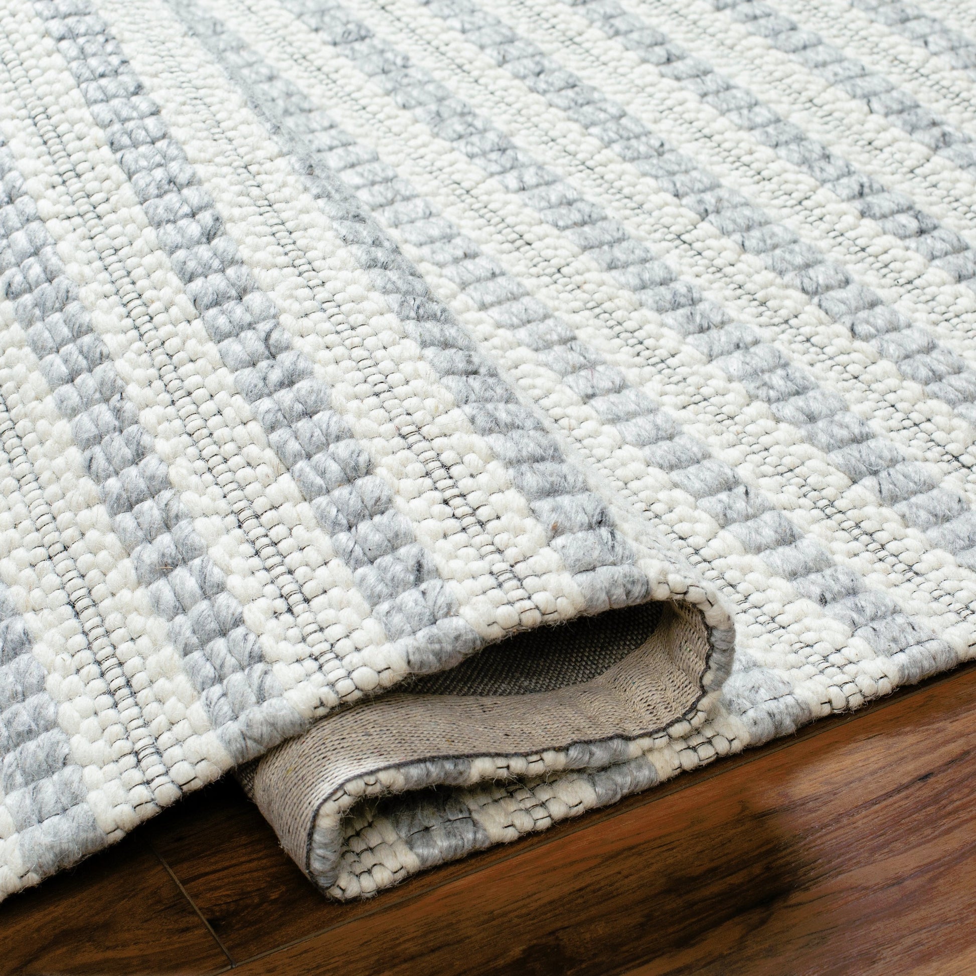 Empoli EPO-2300 Rug by Livabliss. Made from main: 50% recycled pet yarn, main: 50% wool in a unique style.