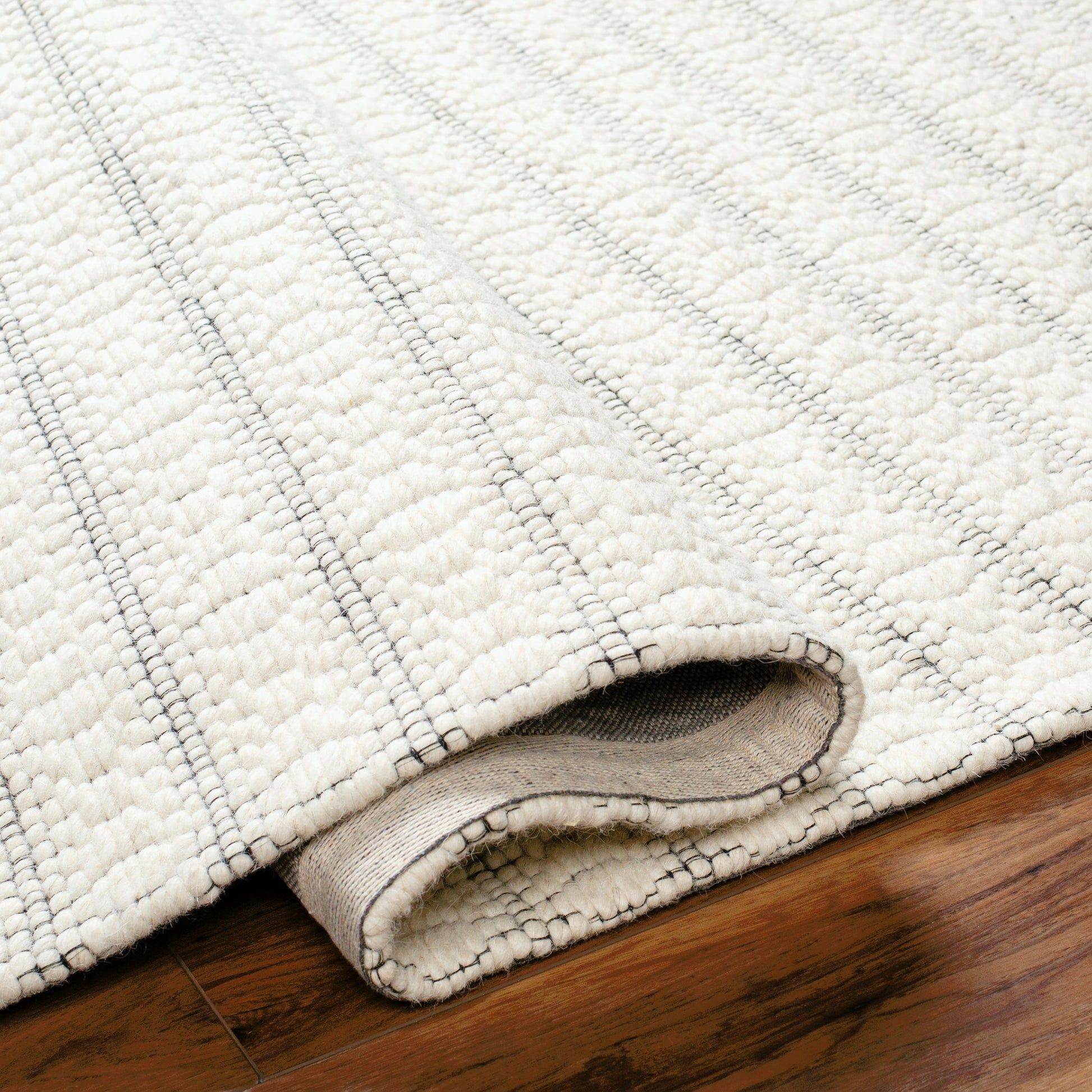 Empoli EPO-2300 Rug by Livabliss. Made from main: 50% recycled pet yarn, main: 50% wool in a unique style.