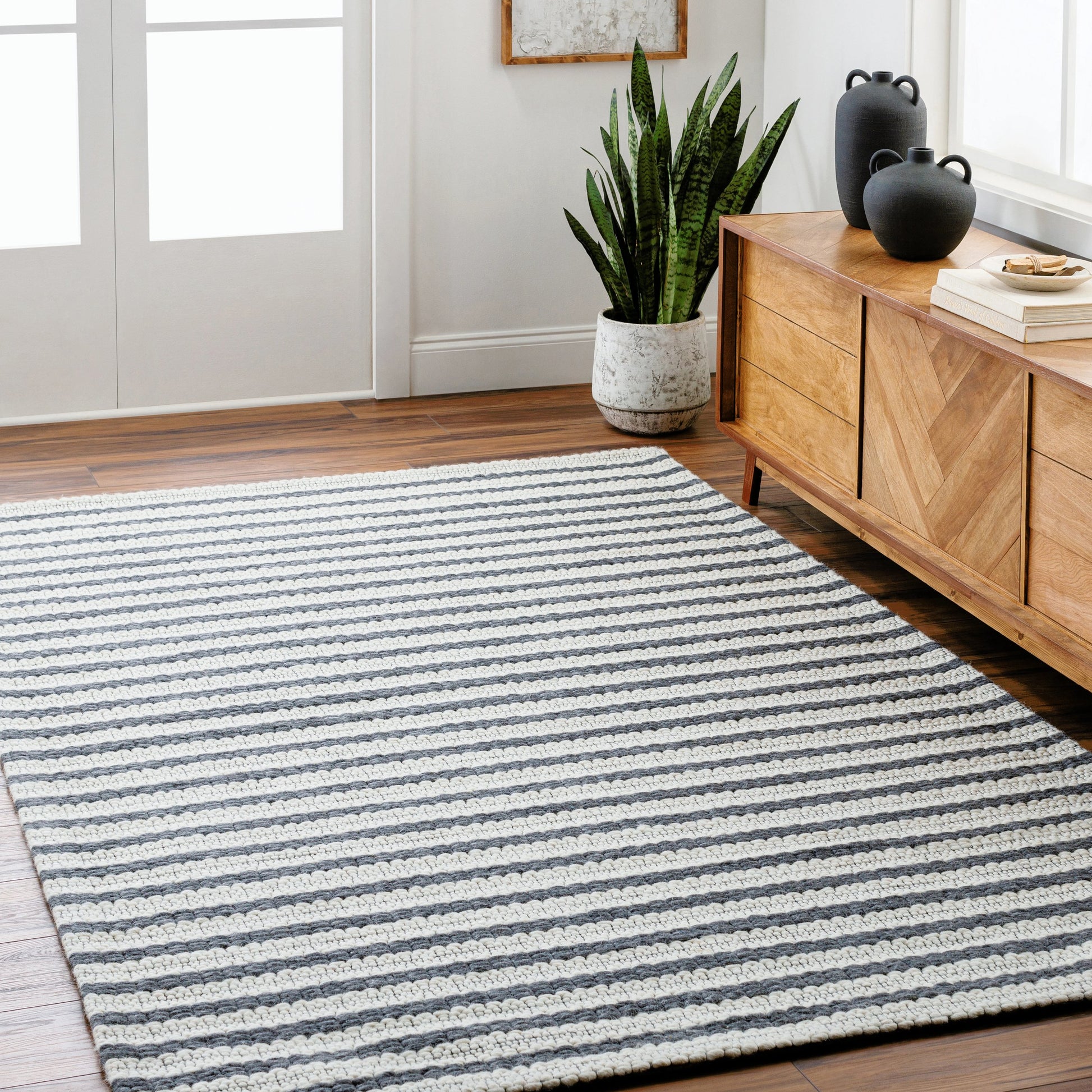 Empoli EPO-2300 Rug by Livabliss. Made from main: 50% recycled pet yarn, main: 50% wool in a unique style.