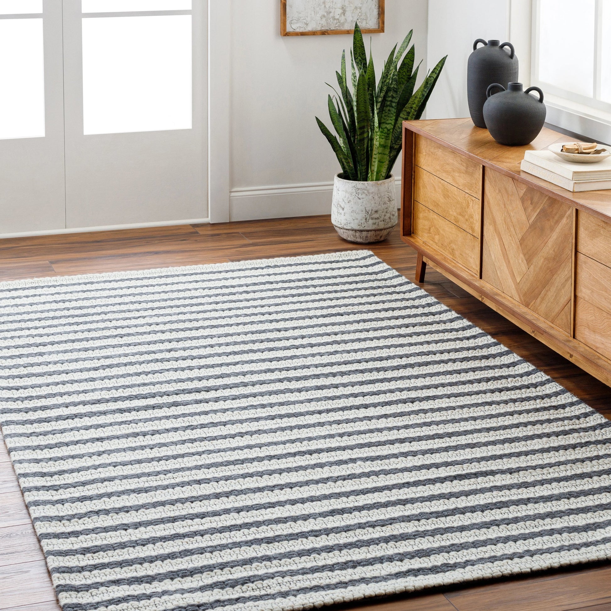 Empoli EPO-2300 Rug by Livabliss. Made from main: 50% recycled pet yarn, main: 50% wool in a unique style.