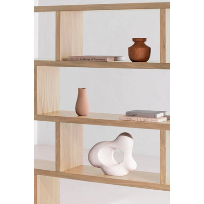 Miri Shelf Oak by Moe's Home Collection in white wash oak veneer. Made from white oak veneer over mdf, pu lacquer in a transitional style.