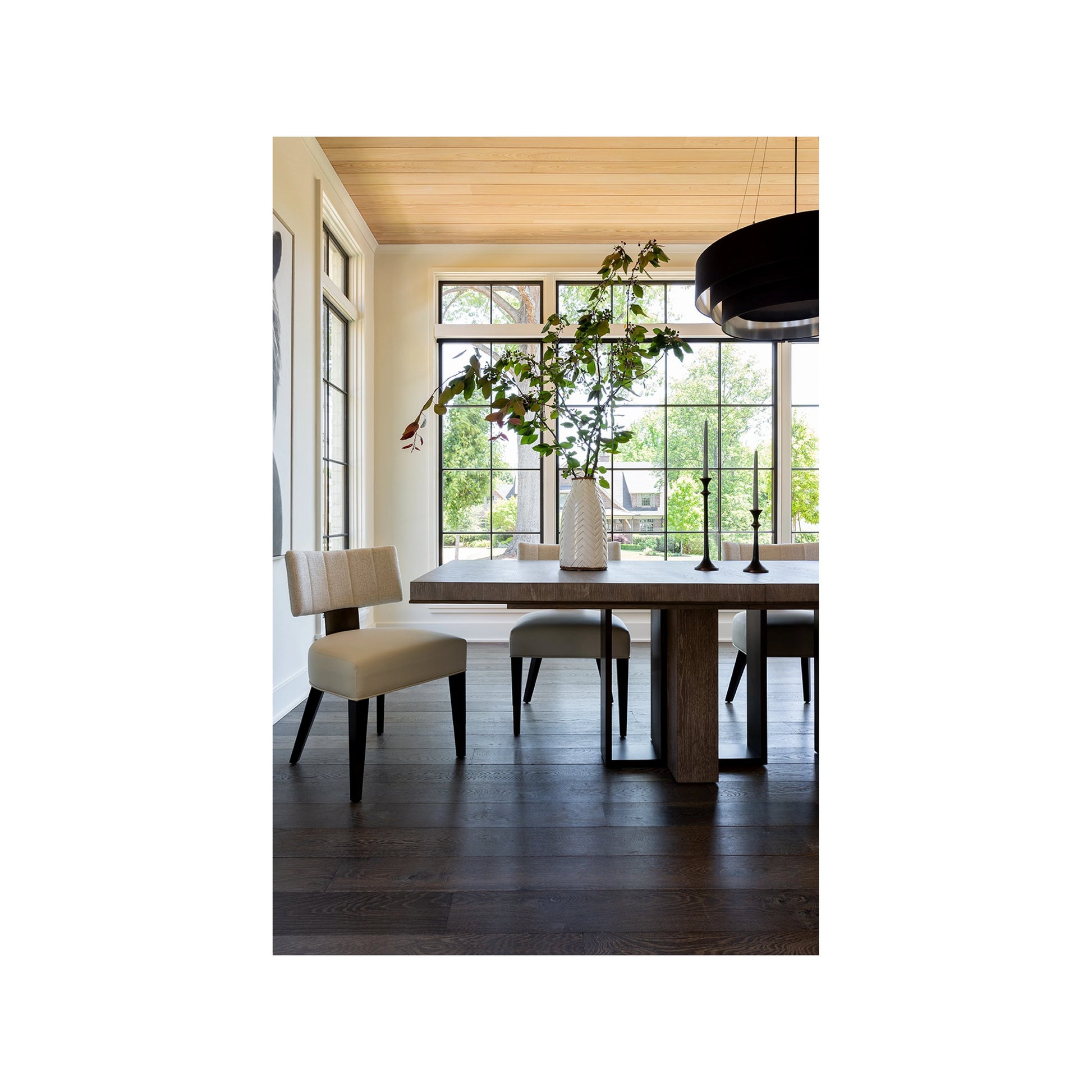 Erinn V X Universal Loleta Side Chair by Universal Furniture in endurance sand, crossover sand white and dark walnut, antique satin brass. Made from 84% polyester, 7% acrylic, 7% linen, 2% wool in a modern style.