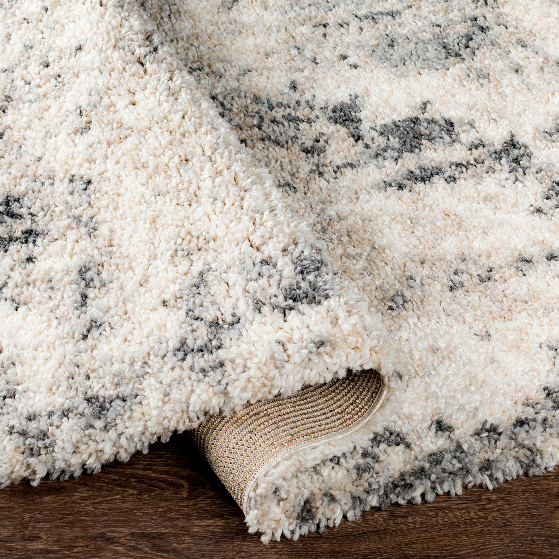 Eskimo Shag Rug by Livabliss. Made from 100% polypropylene in a modern style.