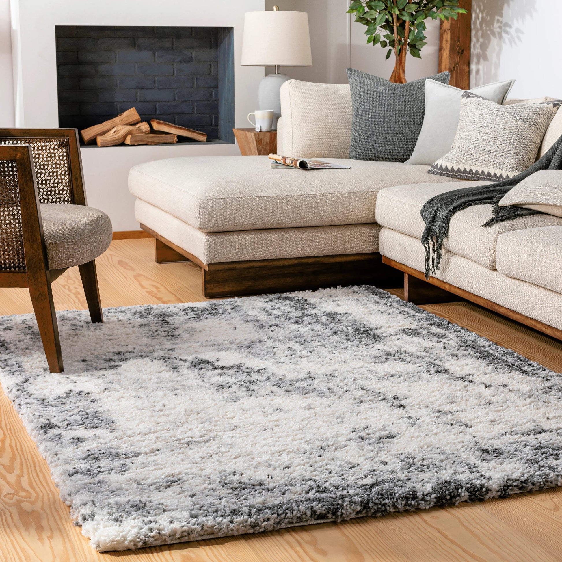 Eskimo Shag Rug by Livabliss. Made from 100% polypropylene in a modern style.