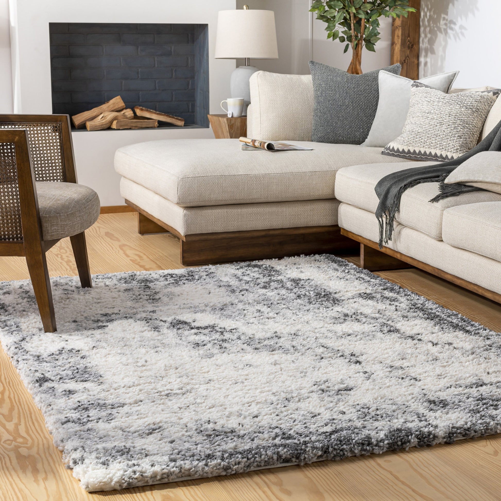 Eskimo Shag Rug by Livabliss. Made from 100% polypropylene in a modern style.