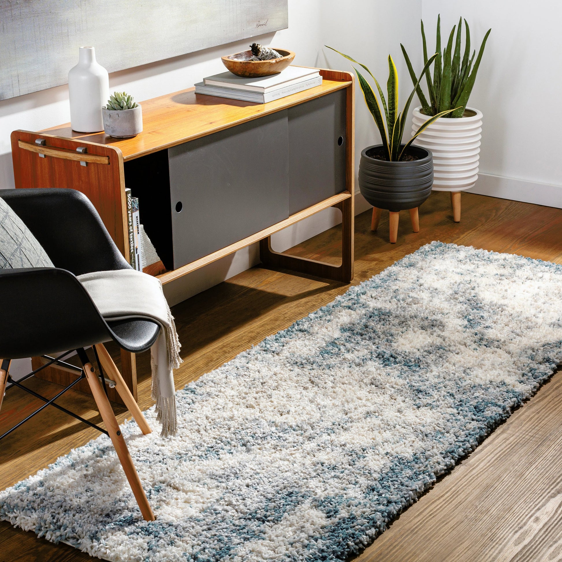 Eskimo Shag Rug by Livabliss. Made from 100% polypropylene in a modern style.