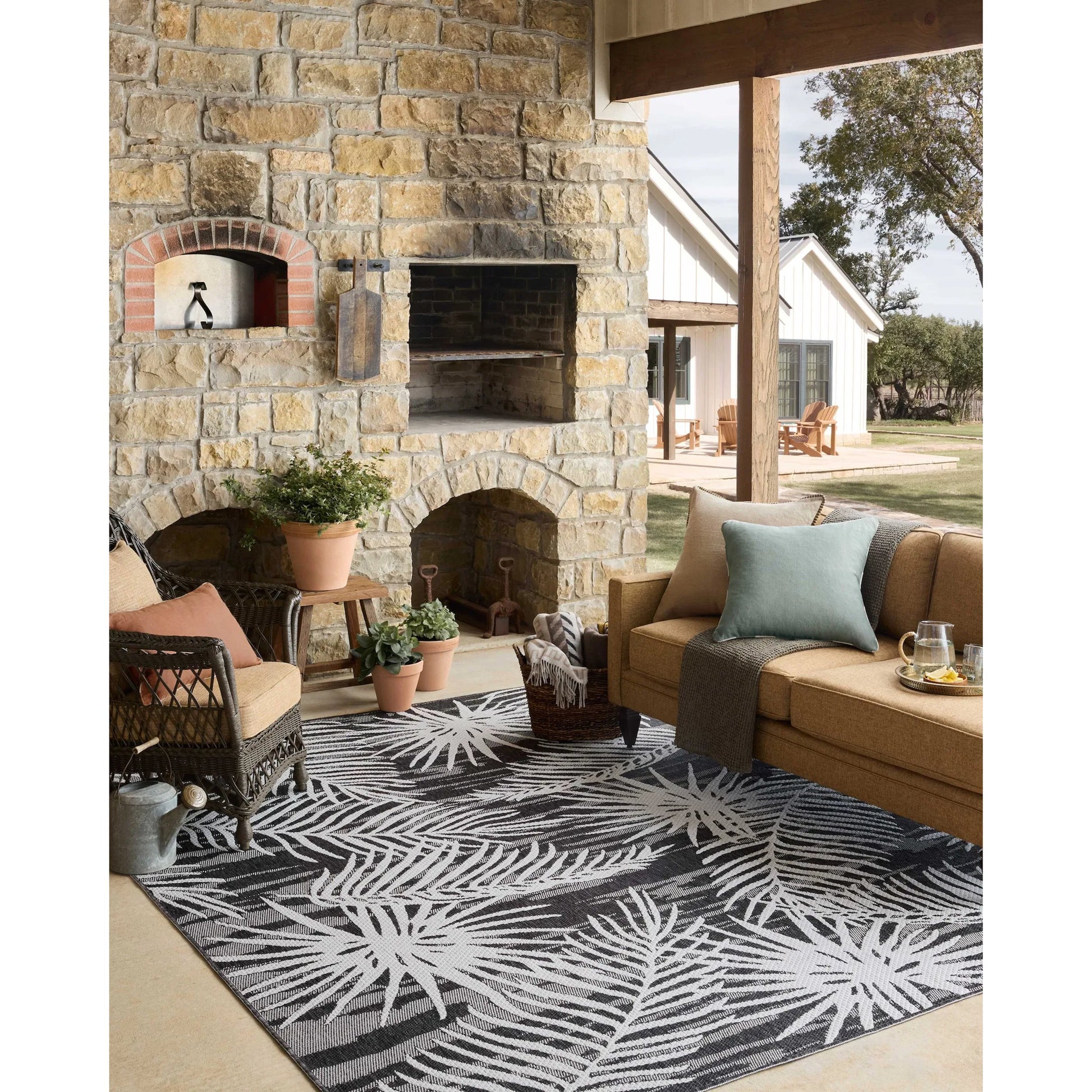 Easton ESN-09 Outdoor Rug by Loloi in ivory, onyx. Made from 100% polypropylene in a unique style.