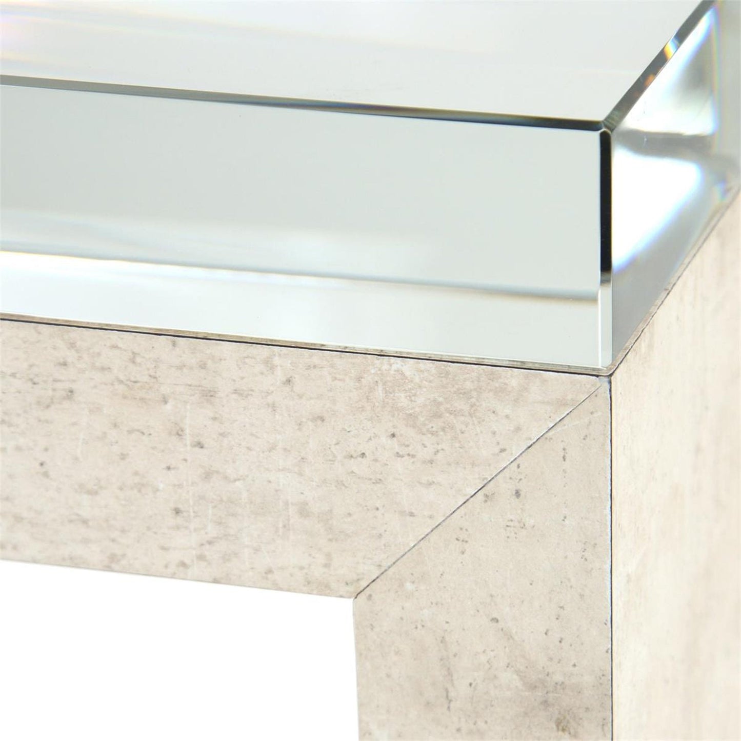002 SR-865485 | Closeup | Semois End Table by John-Richard in natural. Made from crystal, glass in a modern style.