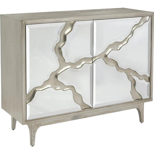 Revne Silver Chest by John-Richard in silver and silver. Made from unique in a modern style.