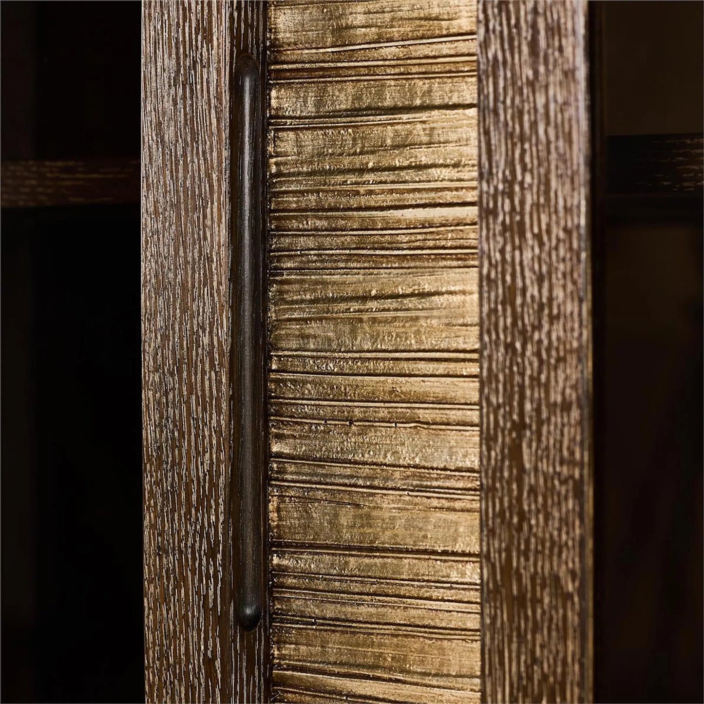 004 SI-2372998 | Closeup | Bon Vivant Display Cabinet by John-Richard in black and fallstaff. Made from oak wood, tempered glass, bronze glass, bronze mirror in a traditional style.