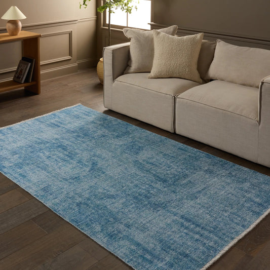 Everette EVR01 Rug by Jaipur Living in blue, beige. Made from 100% polyester in a unique style.