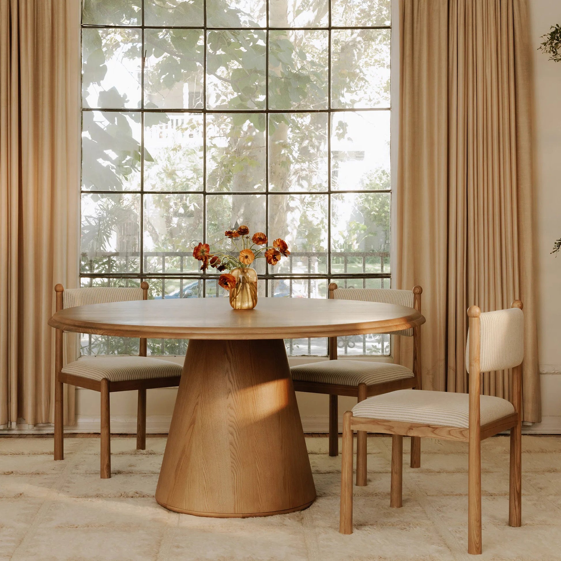 Villetta Dining Chair (Set of 2) by Moe's Home Collection in oak stained. Made from unique in a transitional style.