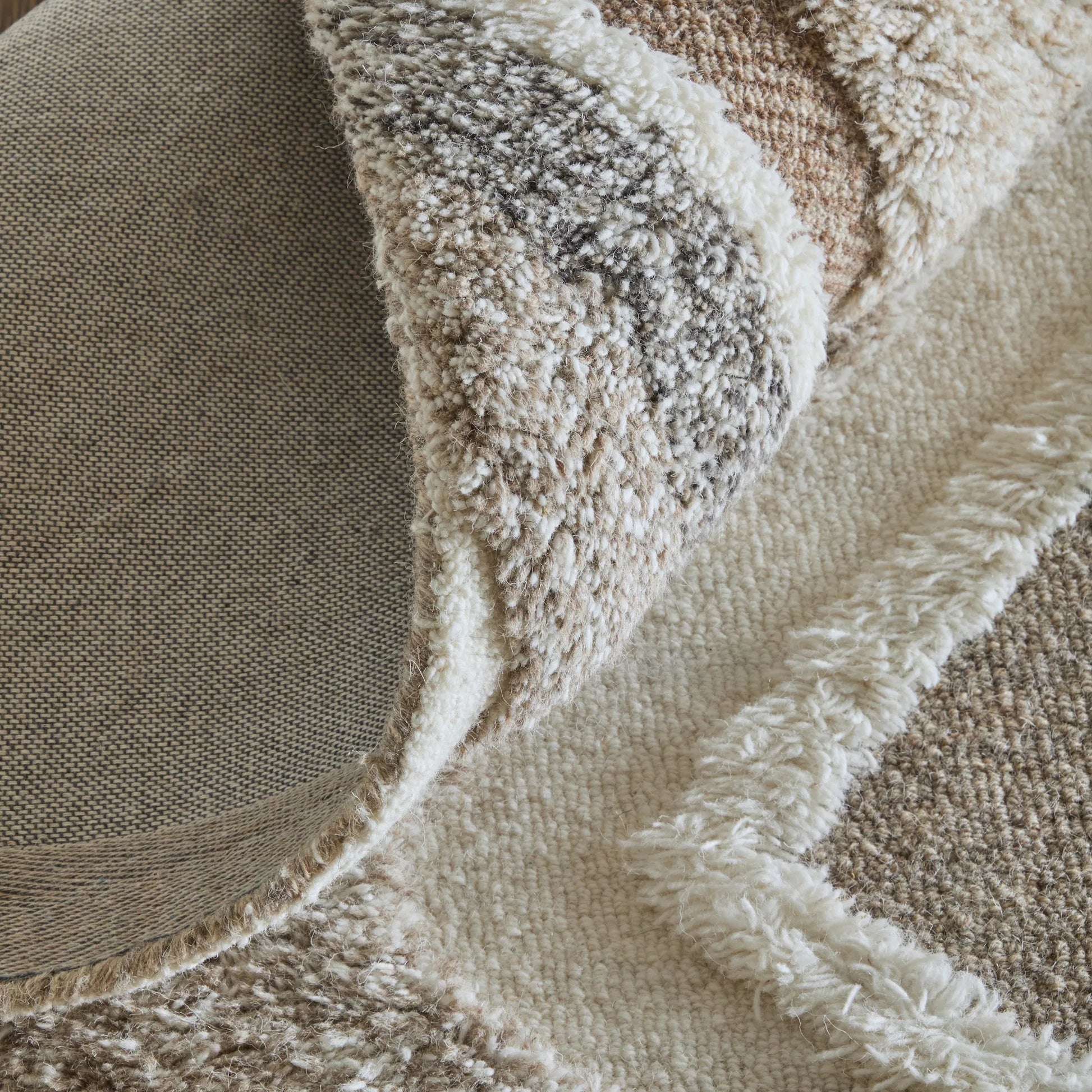 Anica Transitional Geometric ANC8A96F Rug by Feizy in brown, gray, ivory. Made from wool in a unique style.