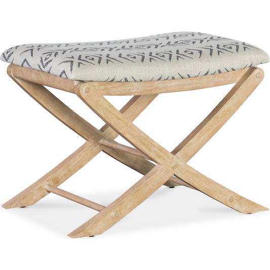 Retreat Camp Stool Bed Bench by Hooker Furniture in jafar grey. Made from wood, fabric in a cottage & farmhouse style.