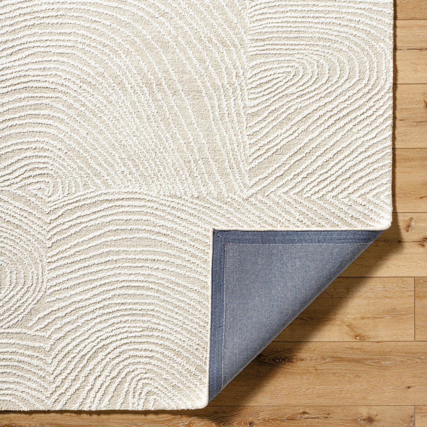 002 SI-2164722,SI-2164723,SI-2164724 | Closeup | Falcao Rug - 530959 by Livabliss in light silver, silver, white. Made from wool in a unique style.