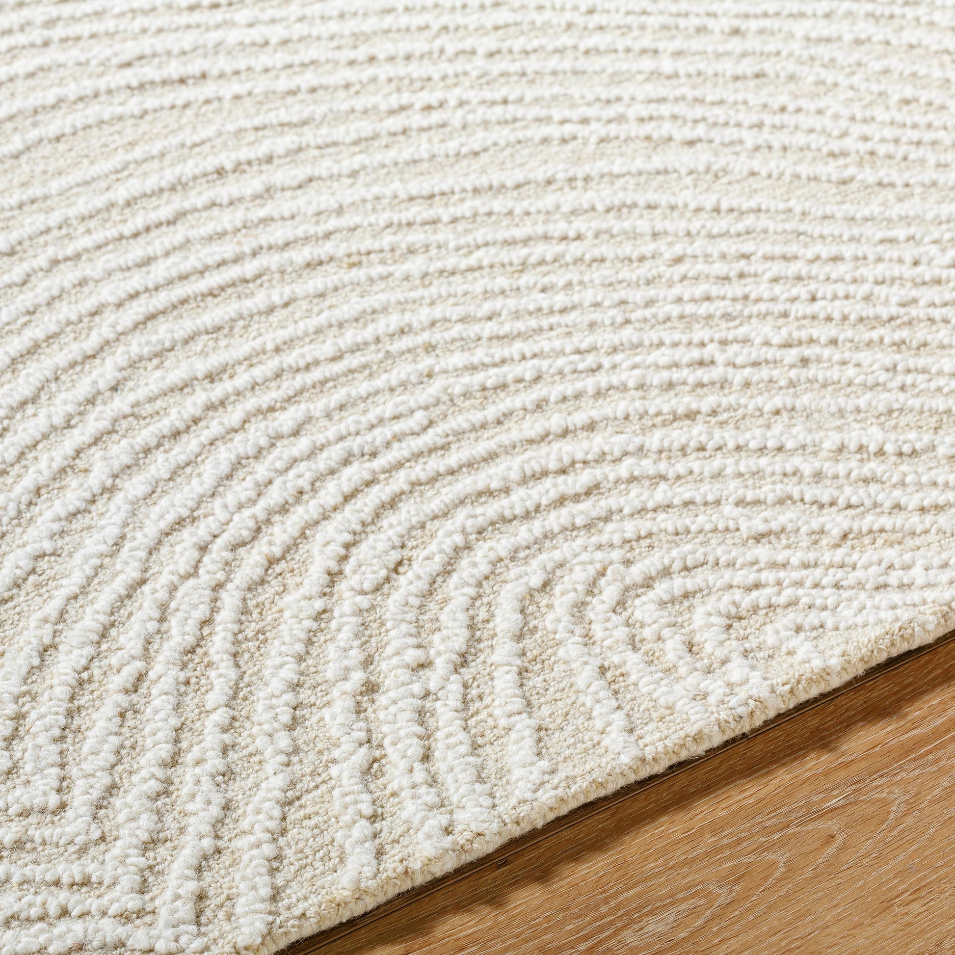 Falcao Rug - 530959 by Livabliss in light silver, silver, white. Made from wool in a unique style.