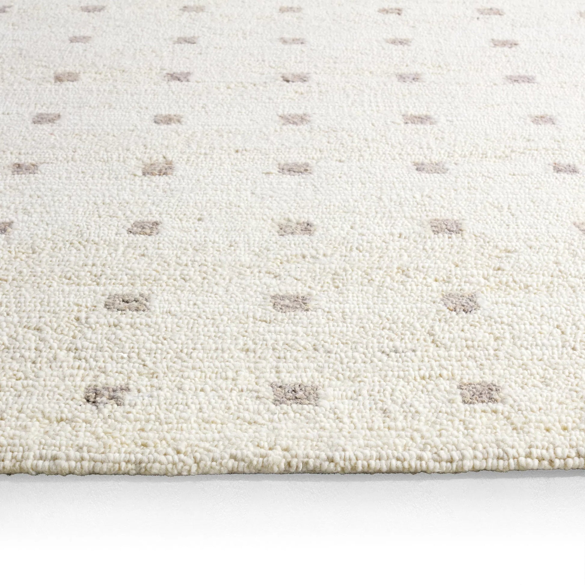 Form And Weave FAW01 Rug by Jaipur Living in ivory, white, tan, beige. Made from 100% wool in a unique style.