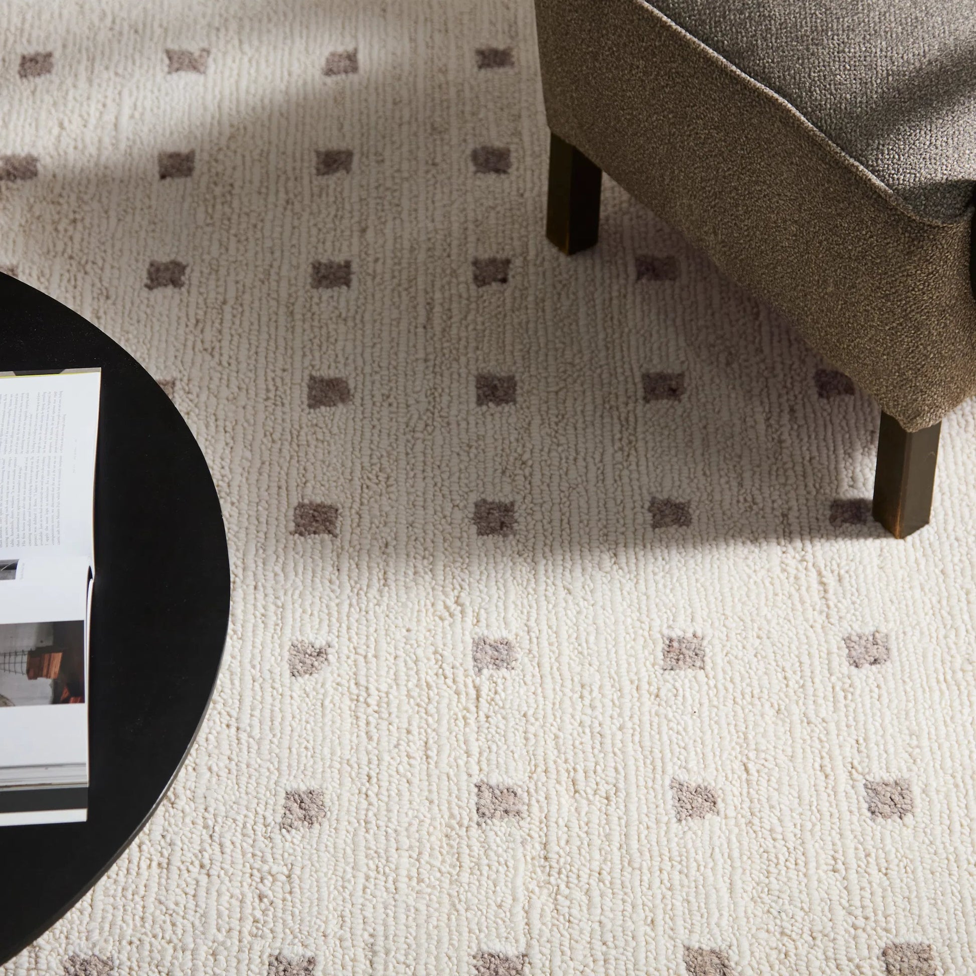 Form And Weave FAW01 Rug by Jaipur Living in ivory, white, tan, beige. Made from 100% wool in a unique style.