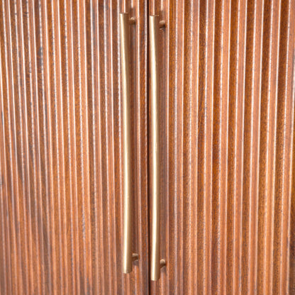 Manhattan Bar Cabinet by World Interiors in honey brown and water based. Made from mango wood, iron in a traditional style.