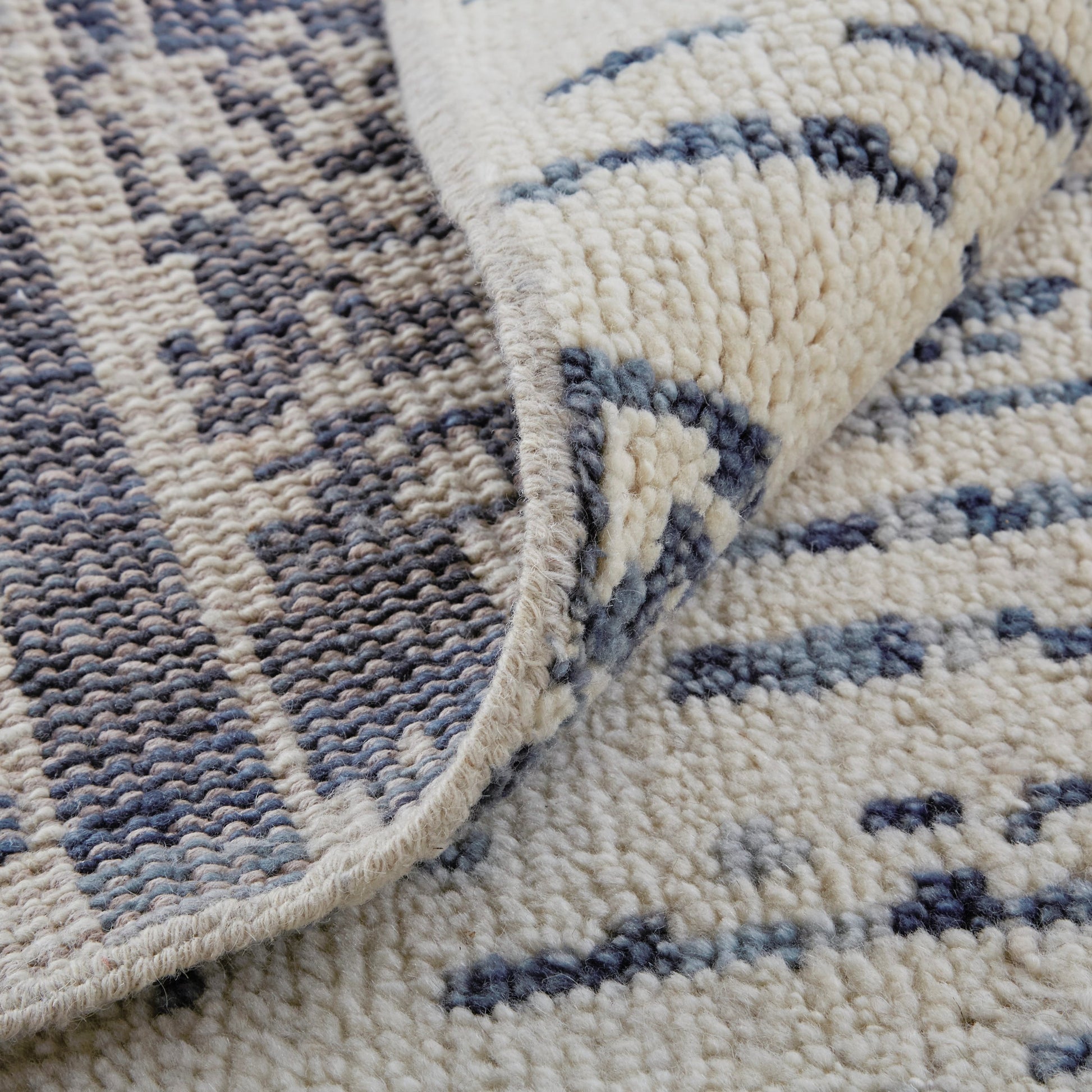 Roxford Transitional Rug - T16T6034 by Thom Felicia by Feizy Rugs in ivory, blue. Made from wool in a unique style.