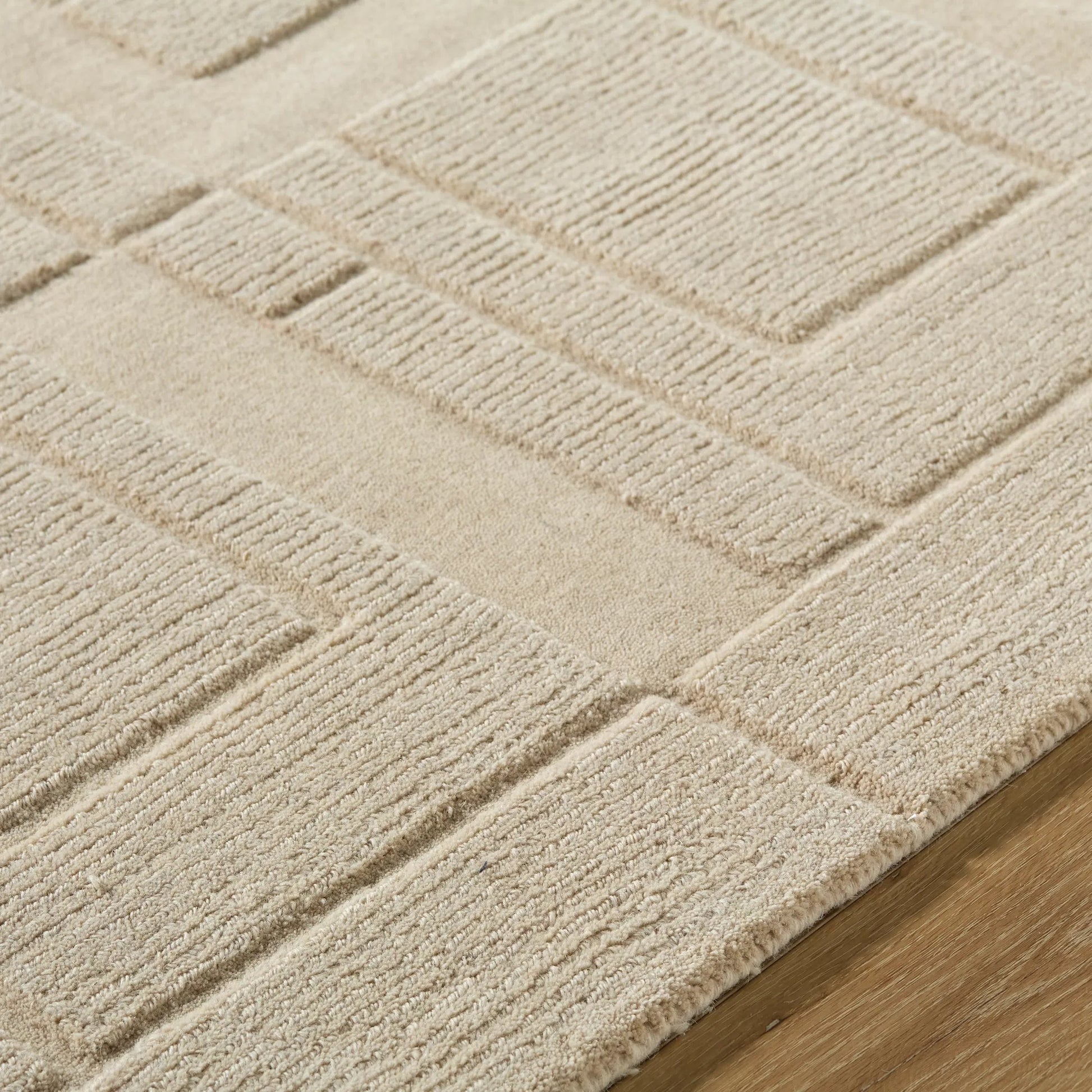 Luxuries Rug - 533225 by Surya. Made from wool in a unique style.