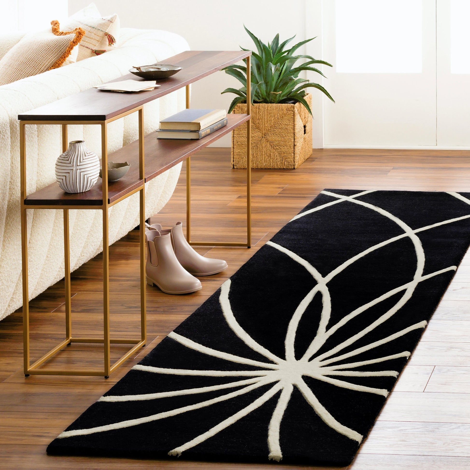 Forum Rug - 202 by Livabliss. Made from 100% wool in a unique style.