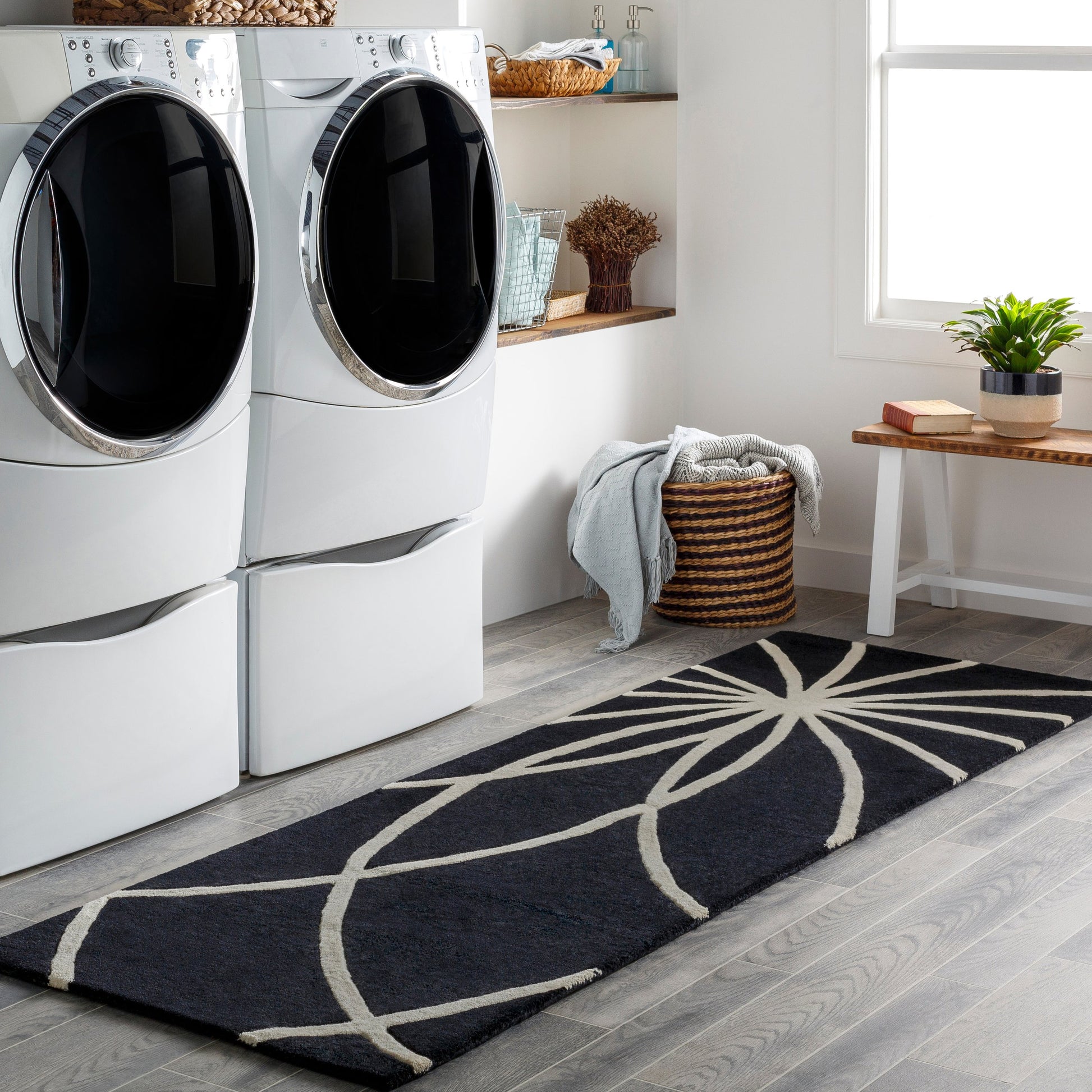 Forum Rug - 202 by Livabliss. Made from 100% wool in a unique style.