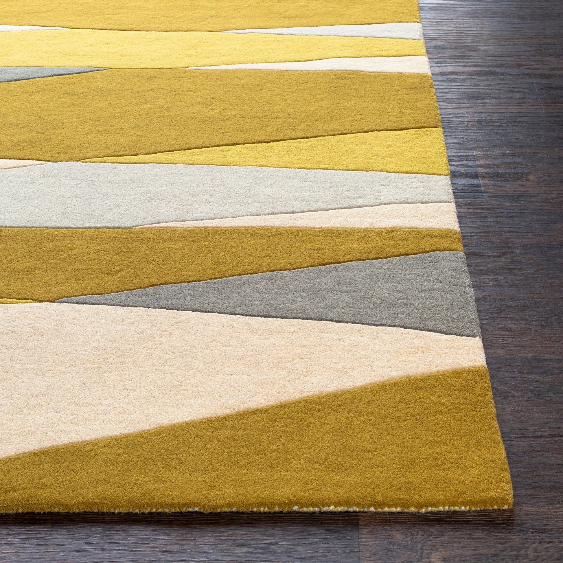 Forum Rug - 15557 by Livabliss. Made from 100% wool in a unique style.