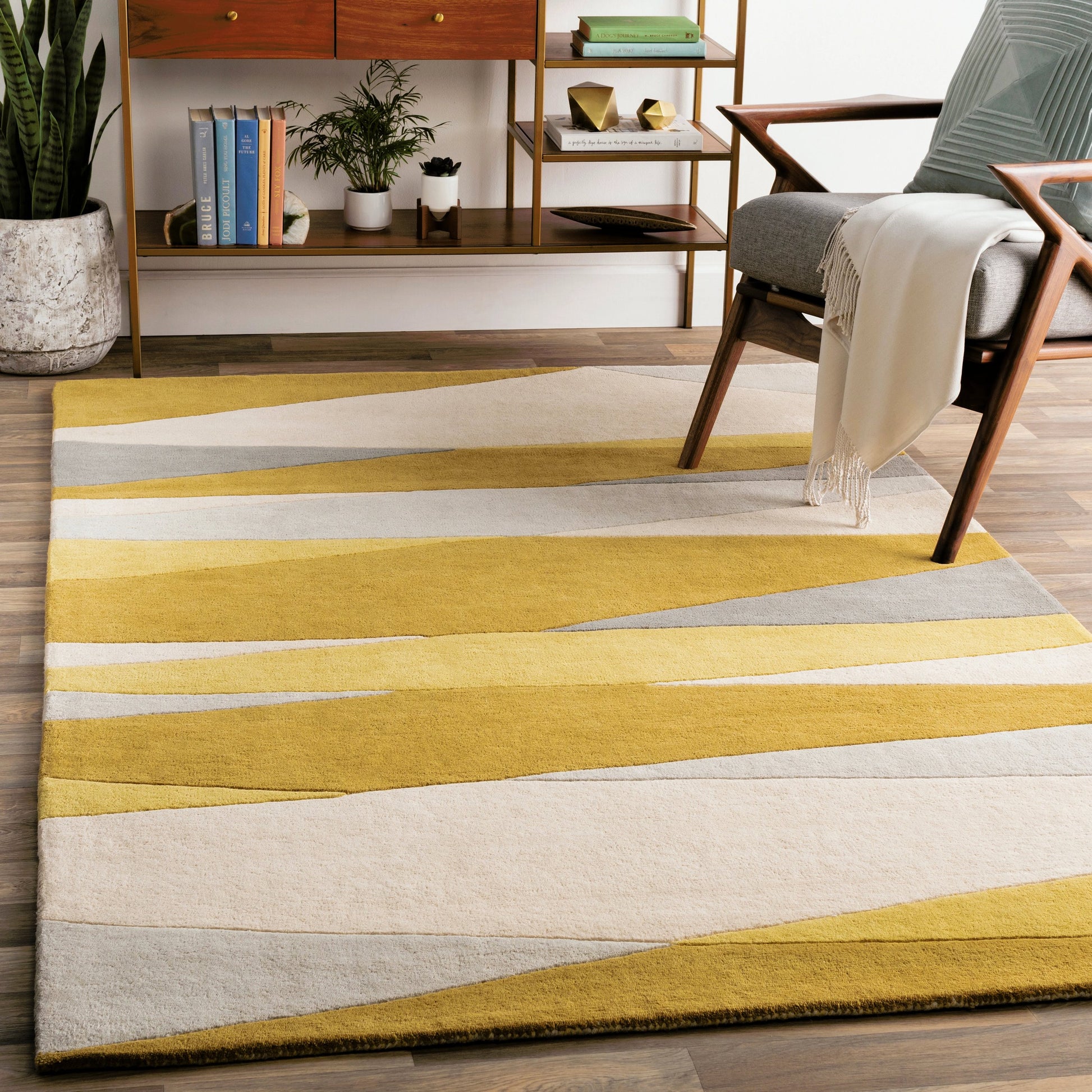Forum Rug - 15557 by Livabliss. Made from 100% wool in a unique style.