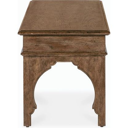 Americana Bed Bench by Hooker Furniture in brown and honey finish. Made from oak veneers with solid-wood edge top in a traditional style.