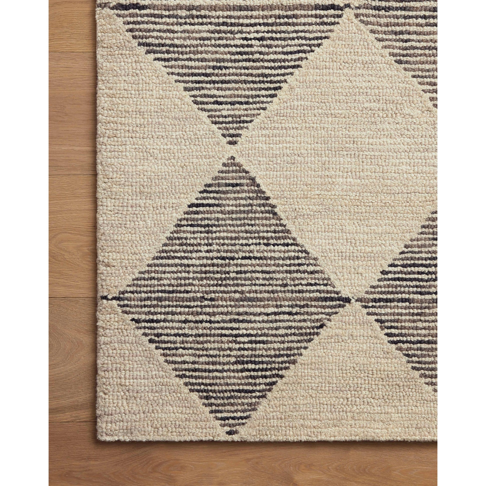 Francis FRA-01 Rug by Chris Loves Julia x Loloi. Made from 100% wool in a unique style.