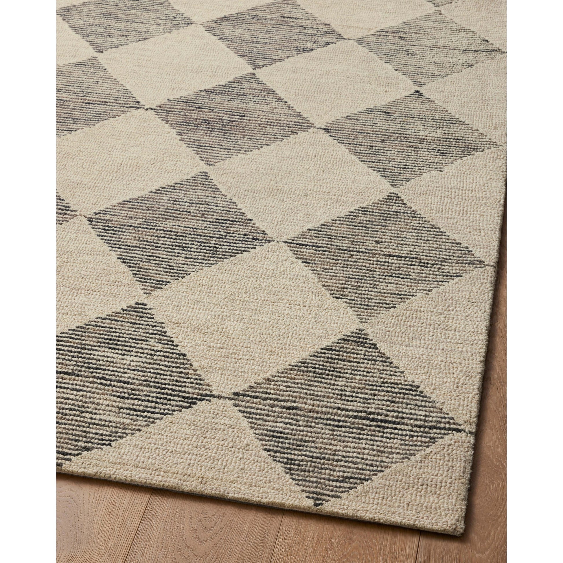 Francis FRA-01 Rug by Chris Loves Julia x Loloi. Made from 100% wool in a unique style.