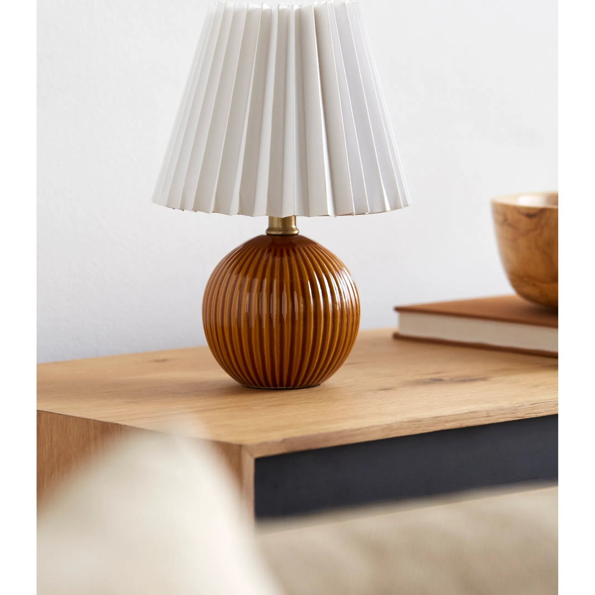 Ferez Table Lamp I - 539181 by Livabliss in glazed. Made from ceramic, linen, polystyrene in a modern style.