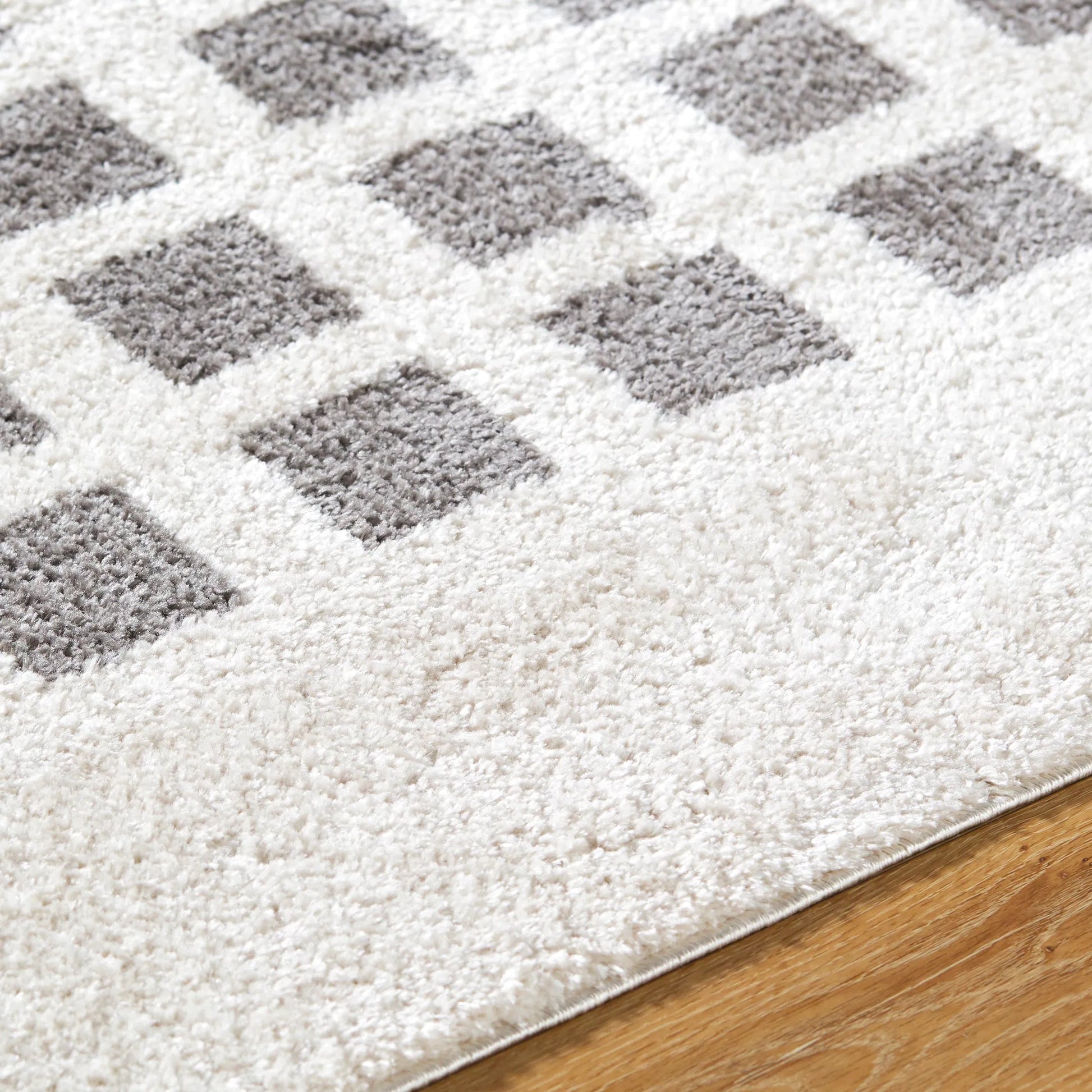 Fossay Shag FSG-2318 Rug by Livabliss. Made from polyester in a unique style.