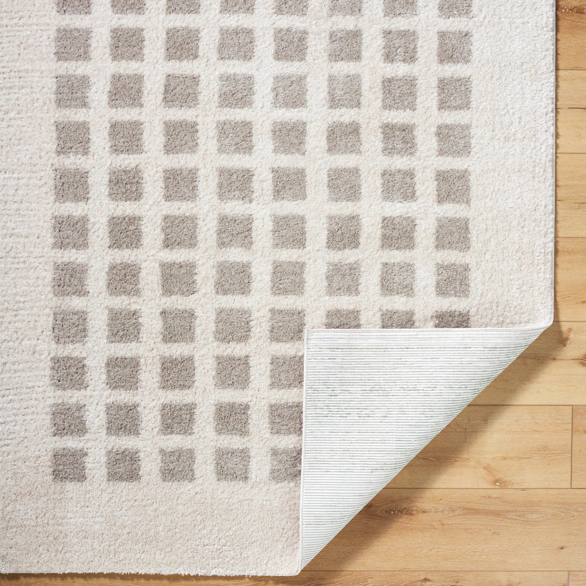 Fossay Shag FSG-2318 Rug by Livabliss. Made from polyester in a unique style.