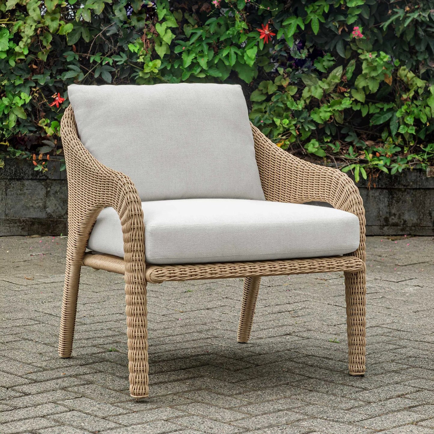 003 SI-2526347 | Lifestyle | Kavali Outdoor Wicker Lounge Chair by Uttermost in white and natural honey. Made from wicker twist 3mm riviera, fabric crescent cloud dancer in a unique style.
